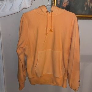 Champion Vintage Sweatshirt in orange in a Women’s Small